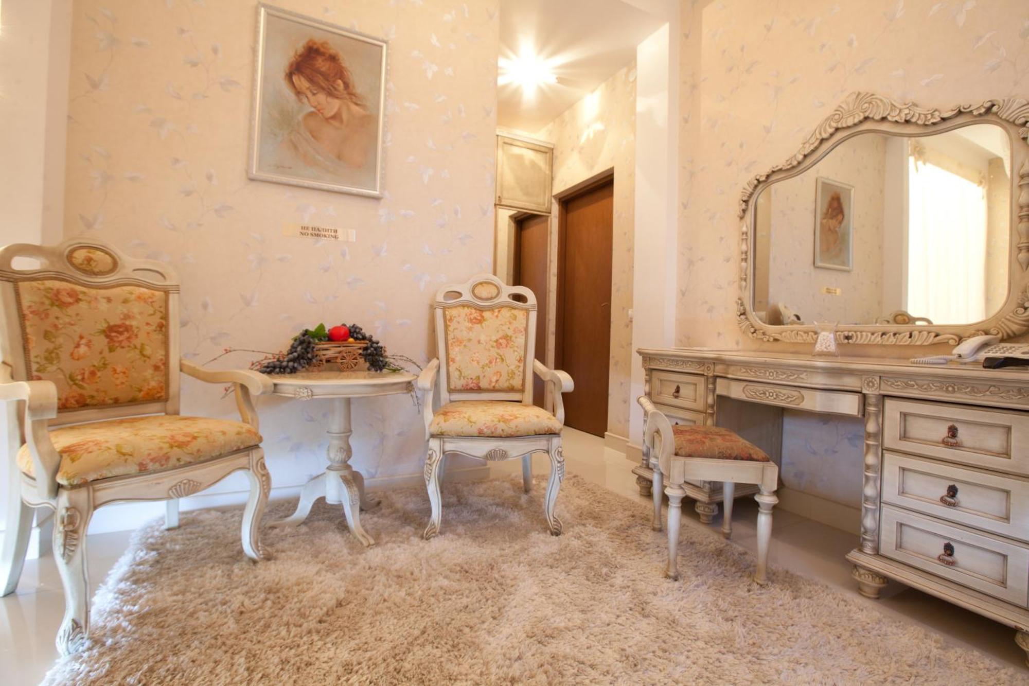 Deluxe Hotel Kupava Lviv Exteriör bild