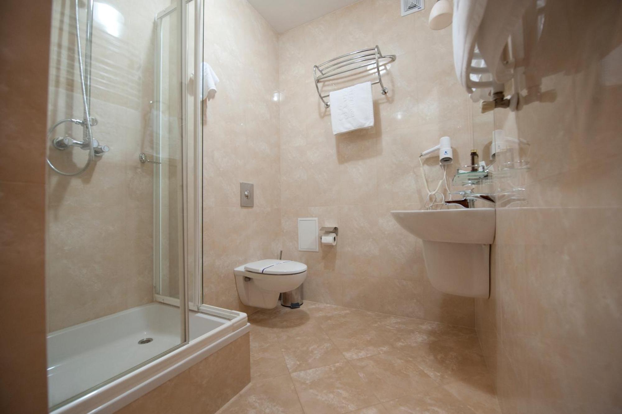 Deluxe Hotel Kupava Lviv Exteriör bild