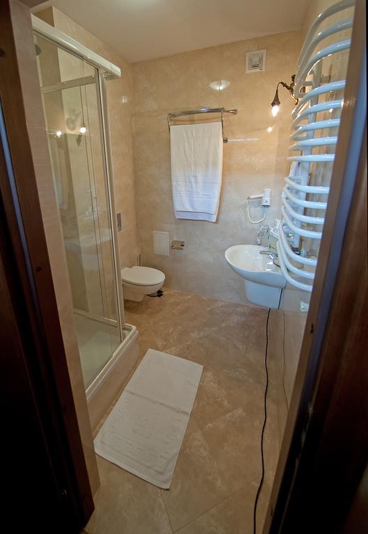 Deluxe Hotel Kupava Lviv Exteriör bild