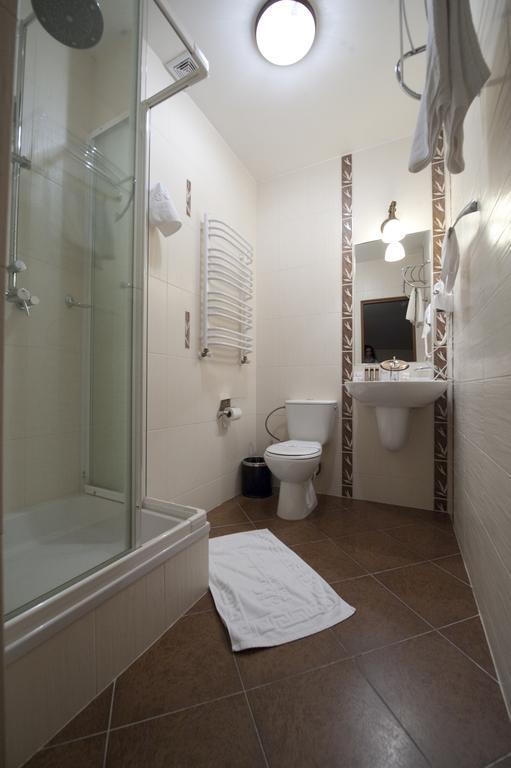 Deluxe Hotel Kupava Lviv Exteriör bild