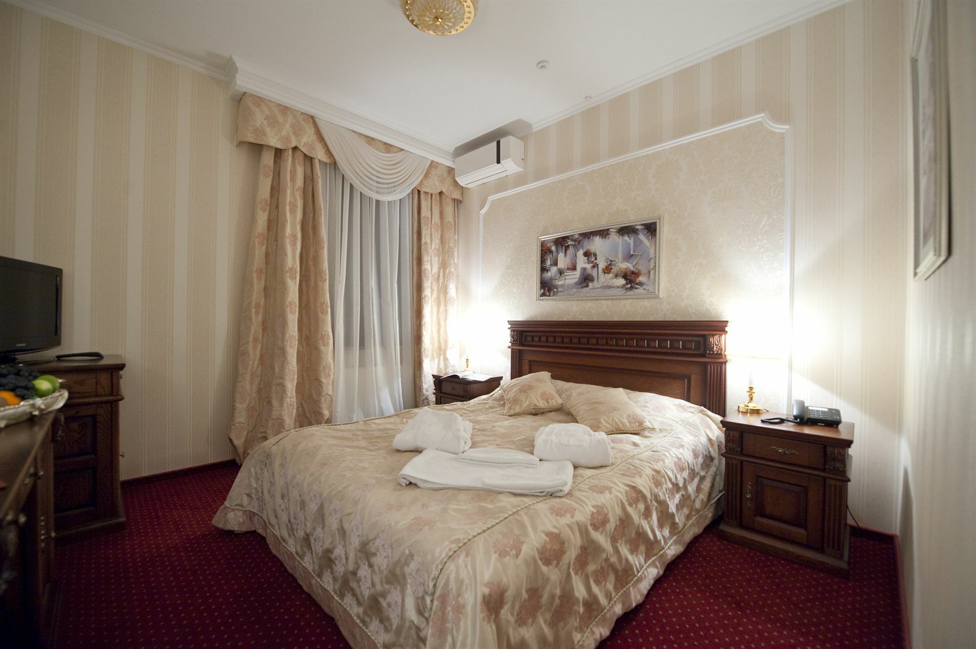 Deluxe Hotel Kupava Lviv Exteriör bild