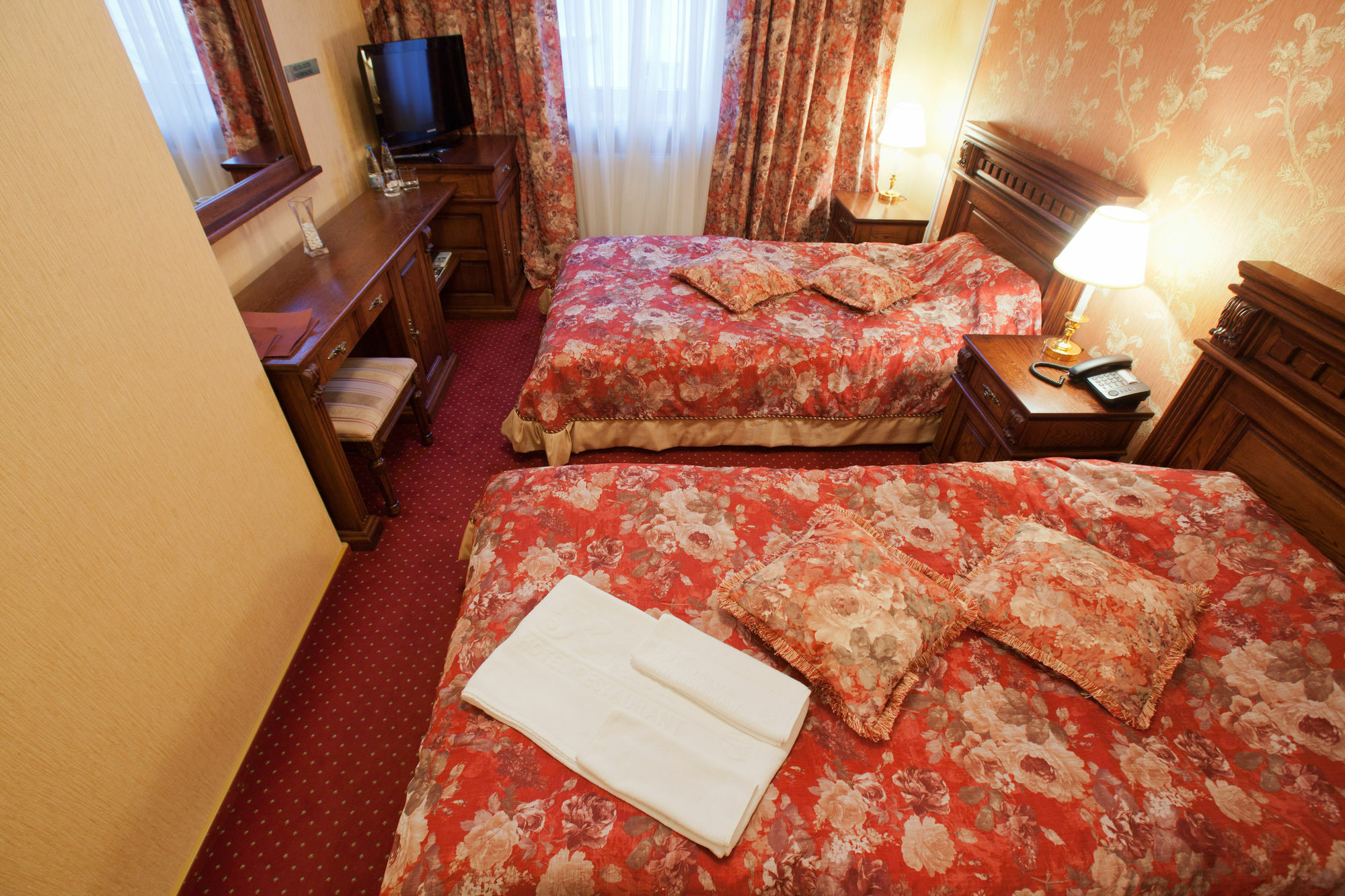 Deluxe Hotel Kupava Lviv Exteriör bild